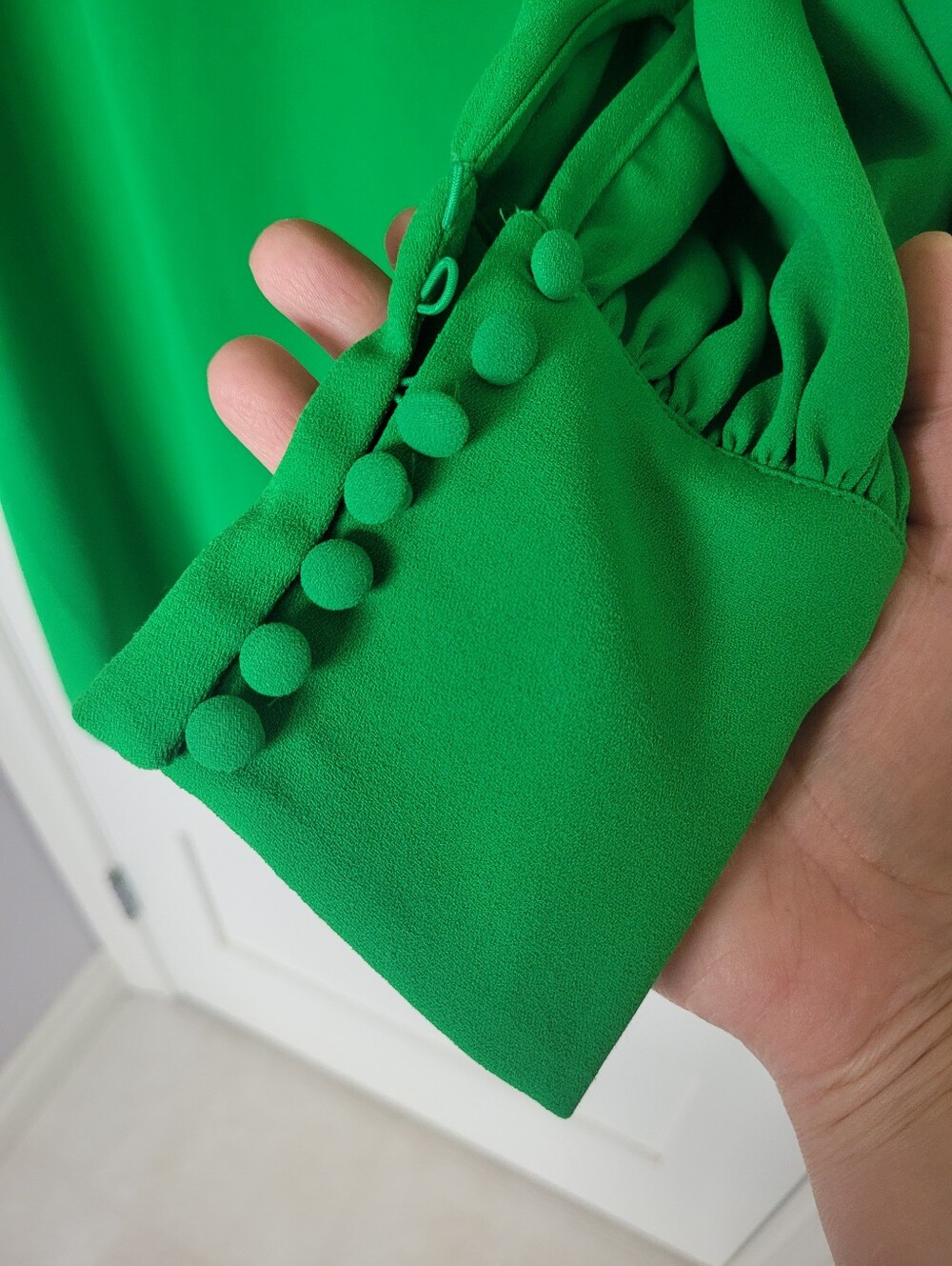 H&M Bright Green Long Sleeve Shift Dress - Picture 4 of 5
